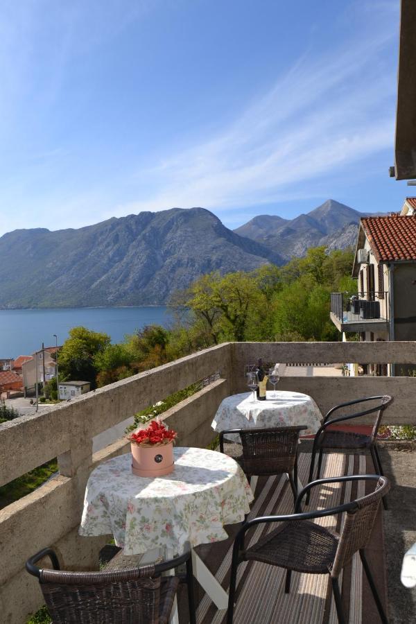 Apartments Dobrisa Kotor Buitenkant foto