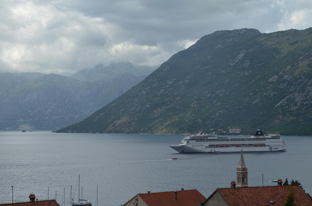Apartments Dobrisa Kotor Kamer foto