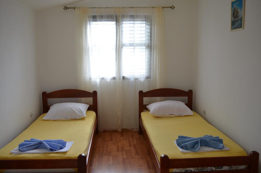 Apartments Dobrisa Kotor Kamer foto