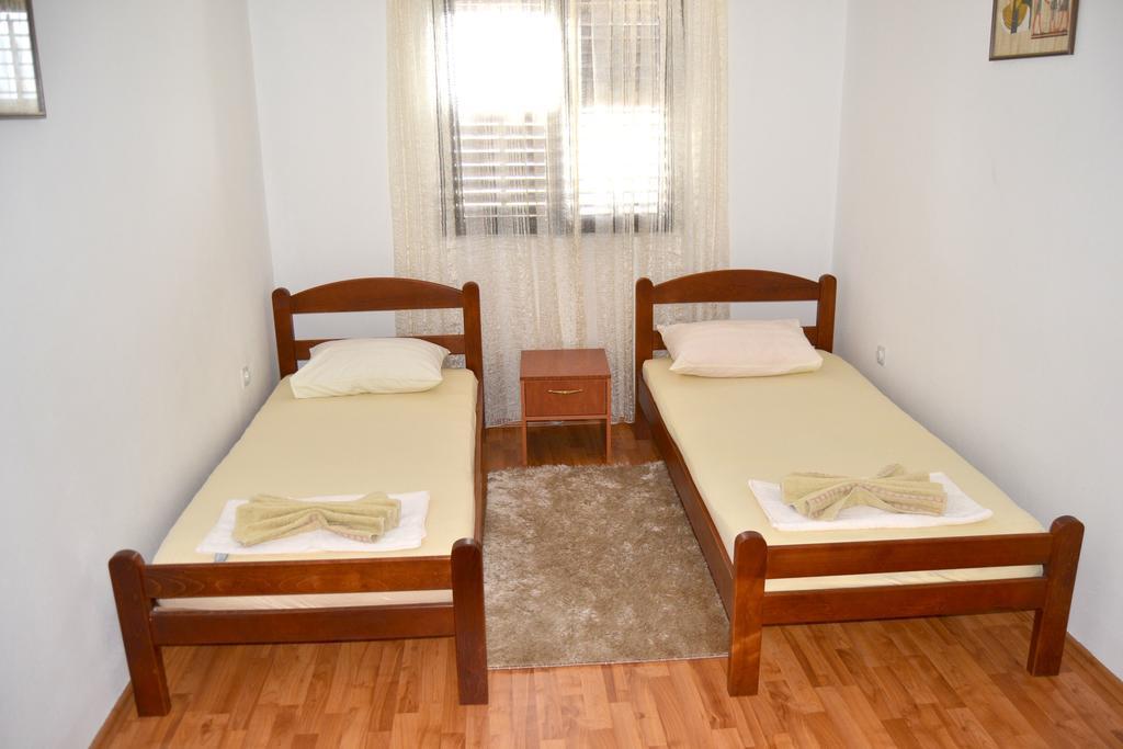Apartments Dobrisa Kotor Buitenkant foto