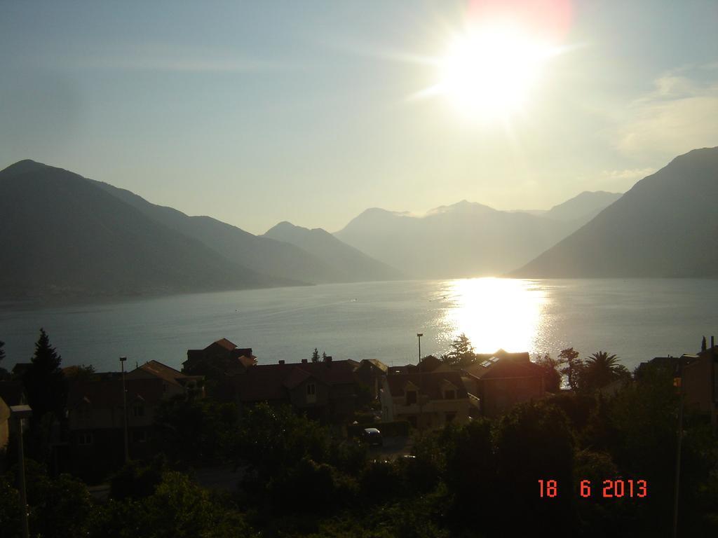 Apartments Dobrisa Kotor Kamer foto